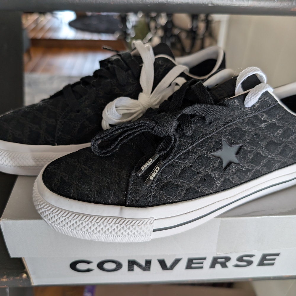 🦴 NWT Converse Bones 🦴 Halloween One Star Sneakers